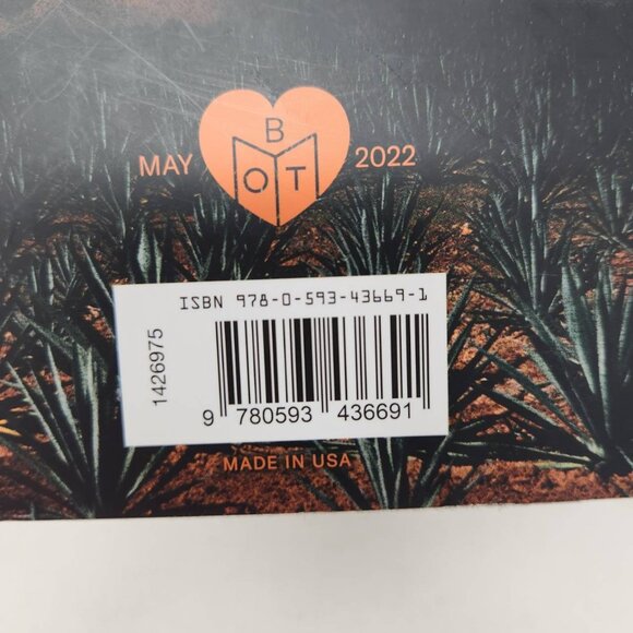 The Hacienda By Isabel Cañas Hardcover Book Of The Month Edition May 2022 - Picture 3 of 11